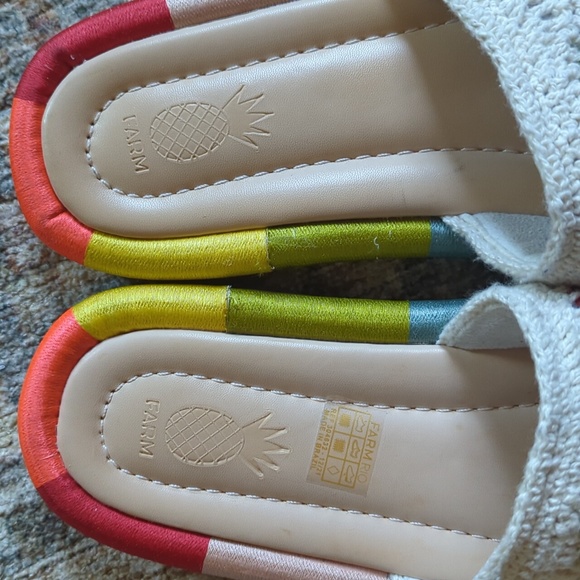 💚🌈🌸Farm Rio Crochet Slides - Picture 10 of 16